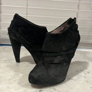 Steve Madden ankle boots. Size 7